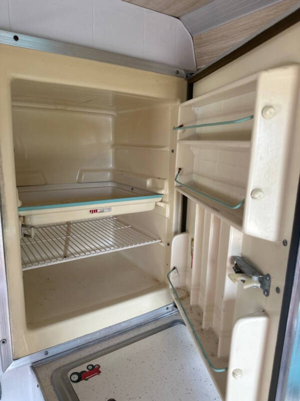 1968 Shasta RV CAMPER