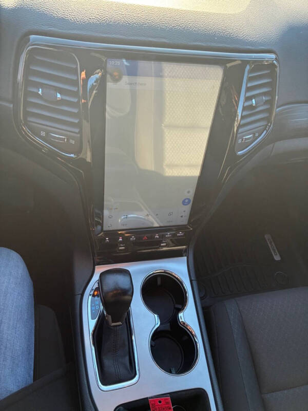 2020 Jeep Grand Cherokee Laredo E