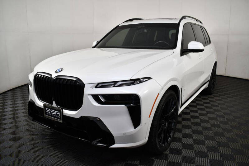 2023 BMW X7 40i's photo