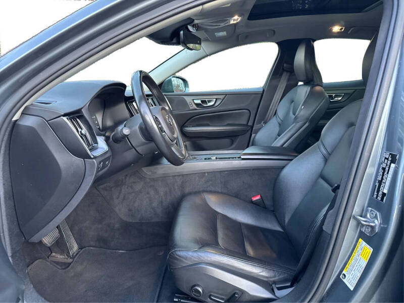 2019 Volvo S60 T6 Momentum