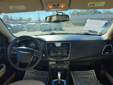 2013 Chrysler 200 LX