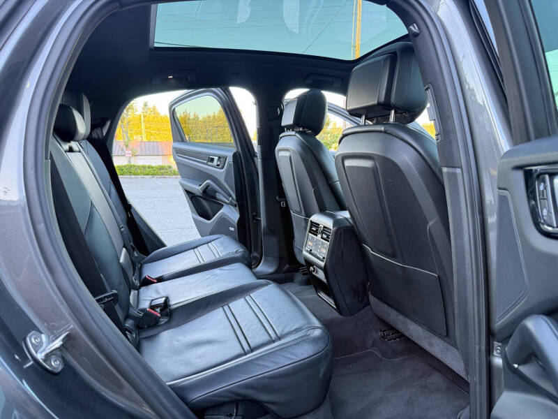 2020 Porsche Cayenne Coupe