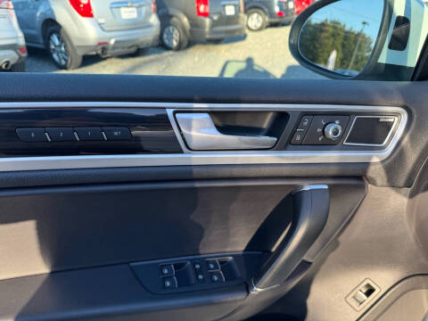 2017 Volkswagen Touareg V6 Executive