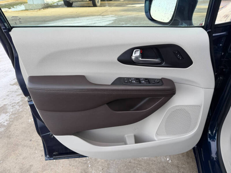 2020 Chrysler Pacifica Touring L Plus