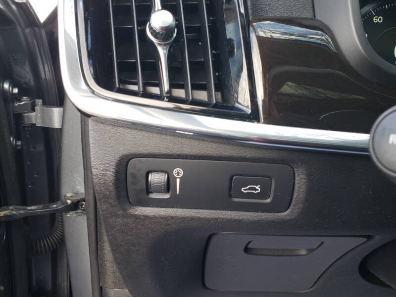 2018 Volvo S90 T6 Momentum