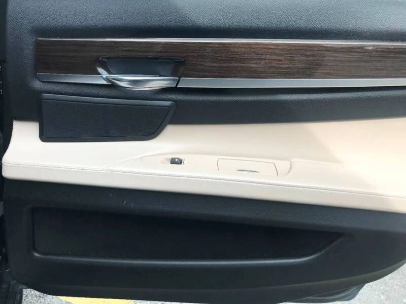 2011 BMW 7 Series 750Li xDrive