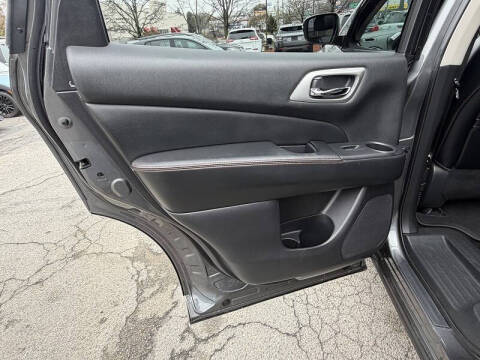 2019 Nissan Pathfinder SL