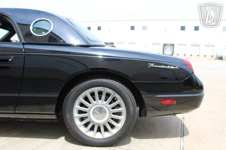 2004 Ford Thunderbird Deluxe