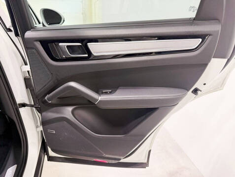 2022 Porsche Cayenne Platinum Edition