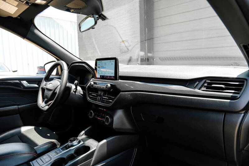 2025 Ford Escape ST-Line Select