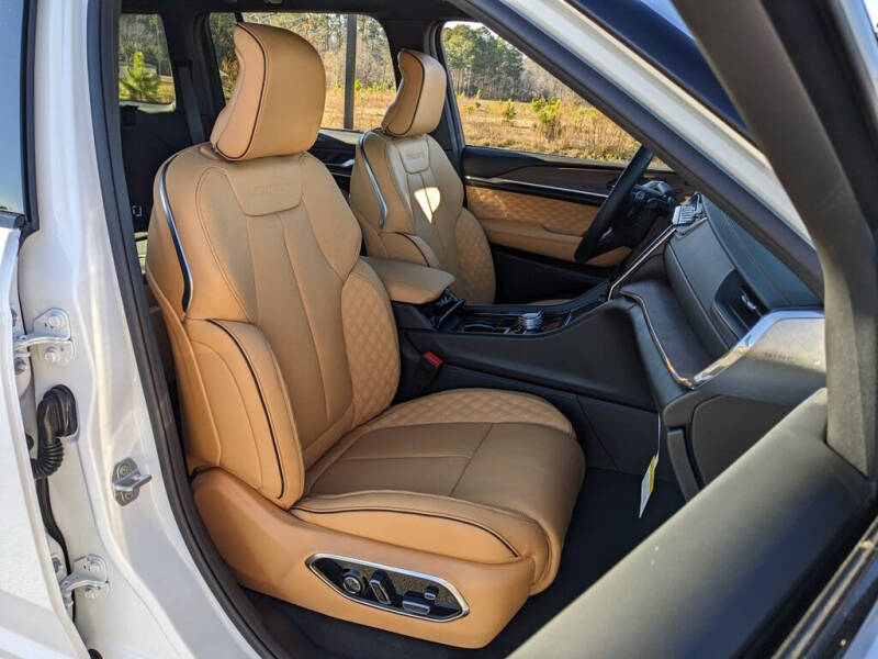 2025 Jeep Grand Cherokee Summit