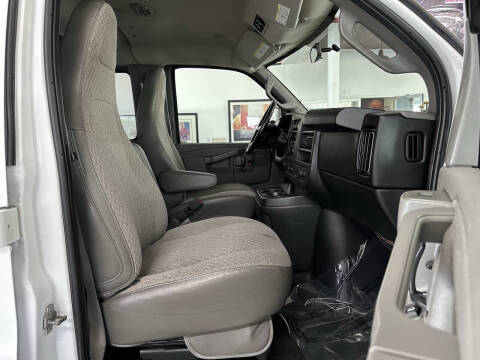 2017 Chevrolet Express LS 2500