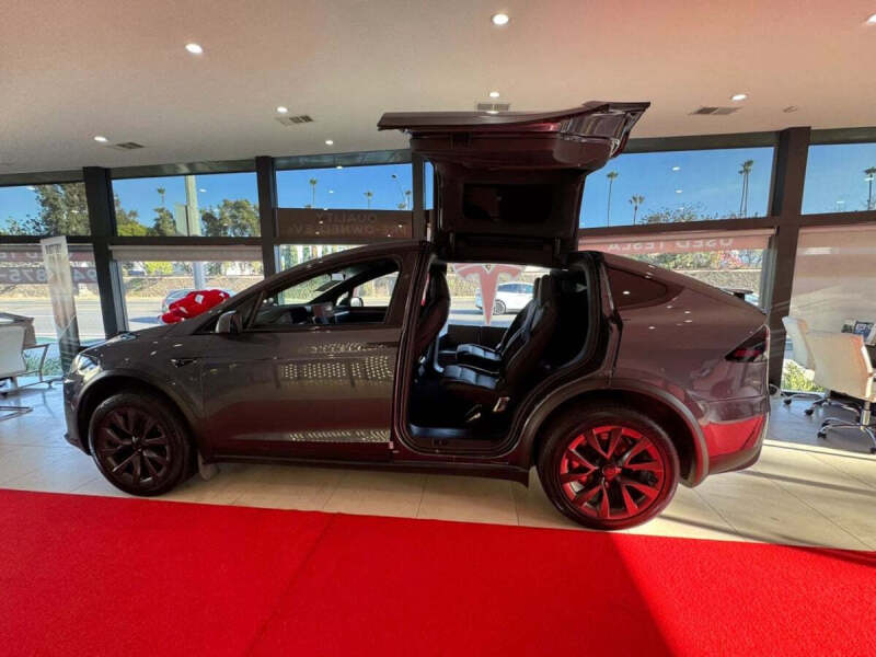 2023 Tesla Model X Standard Range