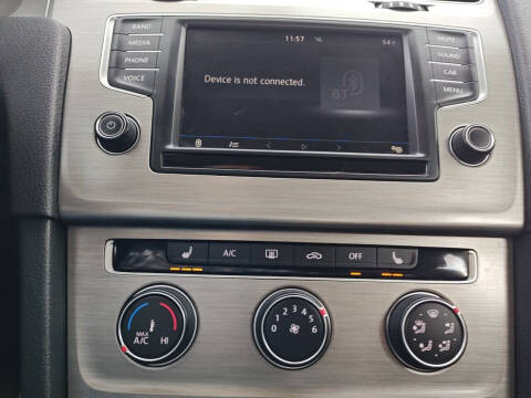 2017 Volkswagen Golf TSI S