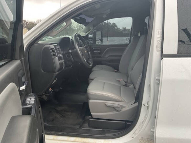 2022 Chevrolet Silverado 5500HD