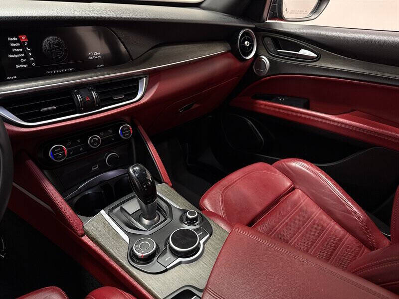 2018 Alfa Romeo Stelvio Ti Sport