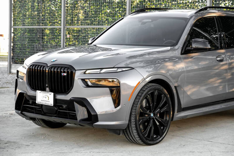 2023 BMW X7 M60i