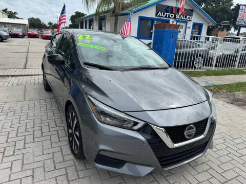 2022 Nissan Versa SR