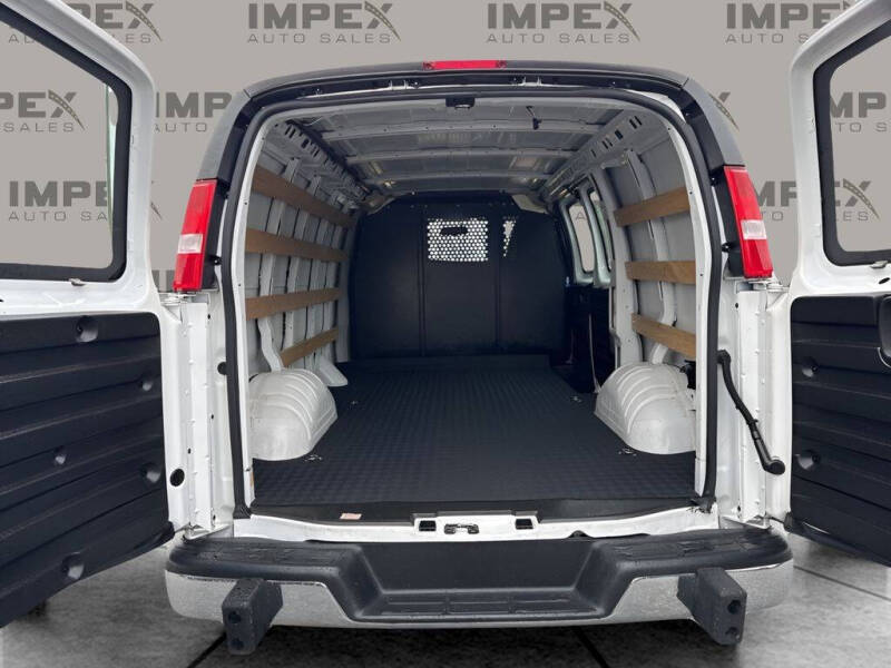 2024 Chevrolet Express 2500