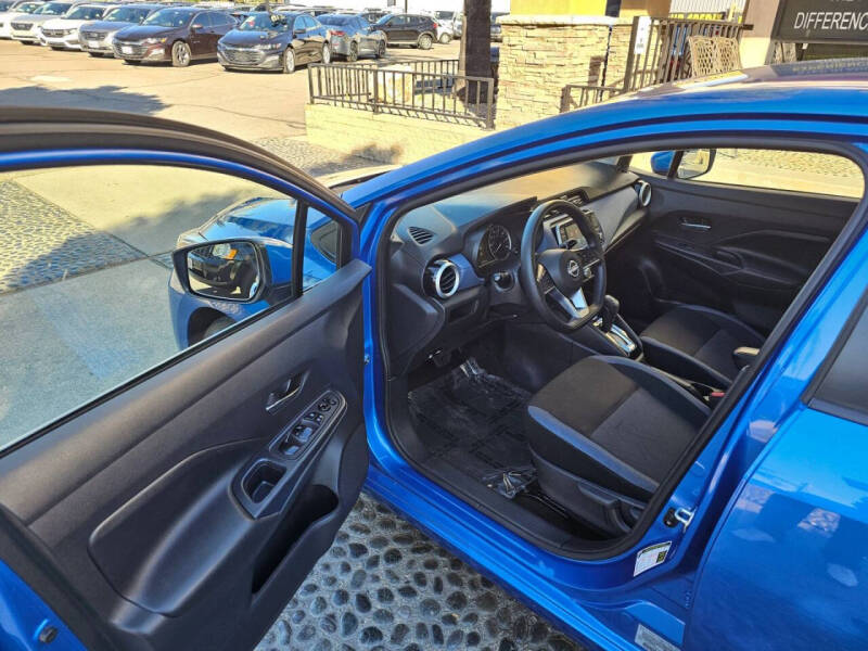 2023 Nissan Versa SV