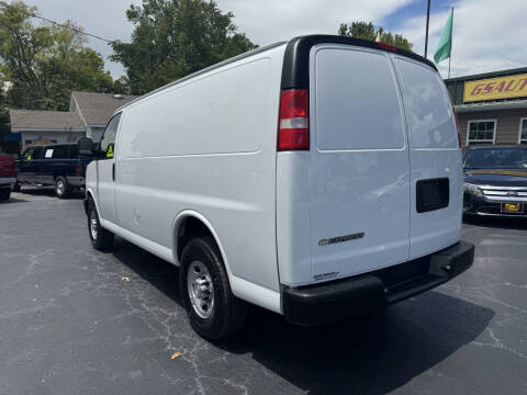 2021 Chevrolet Express 2500
