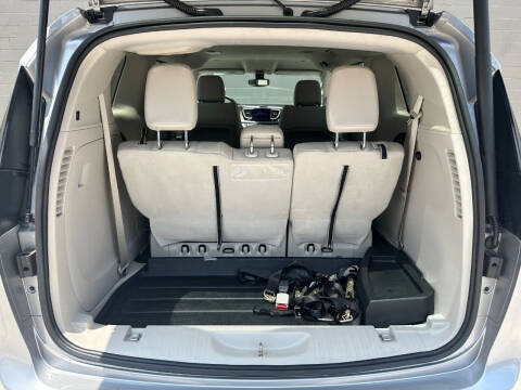 2017 Chrysler Pacifica Touring-L