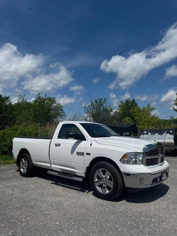 2016 RAM 1500 SLT