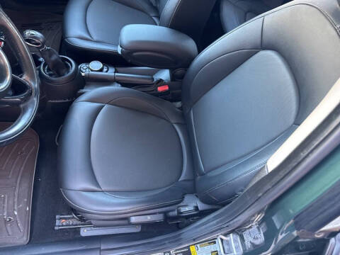 2017 MINI Hardtop 4 Door Cooper