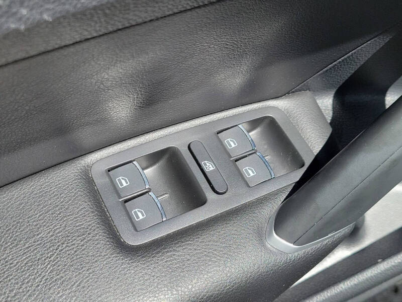 2022 Volkswagen Passat R-Line