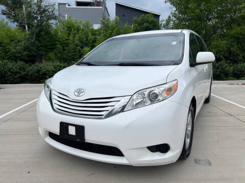 2017 Toyota Sienna LE 8-Passenger