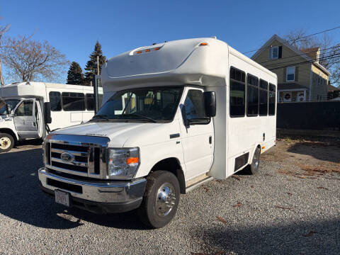 2014 Ford E-Series E-350 SD