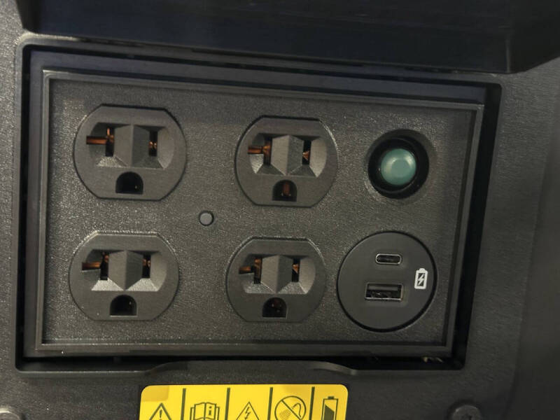 2023 Ford F-150 Lightning Platinum