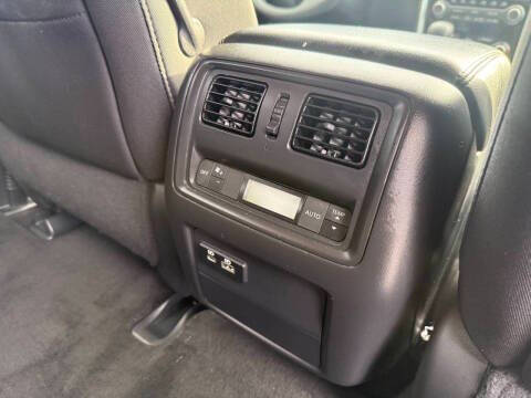 2020 Nissan Pathfinder S