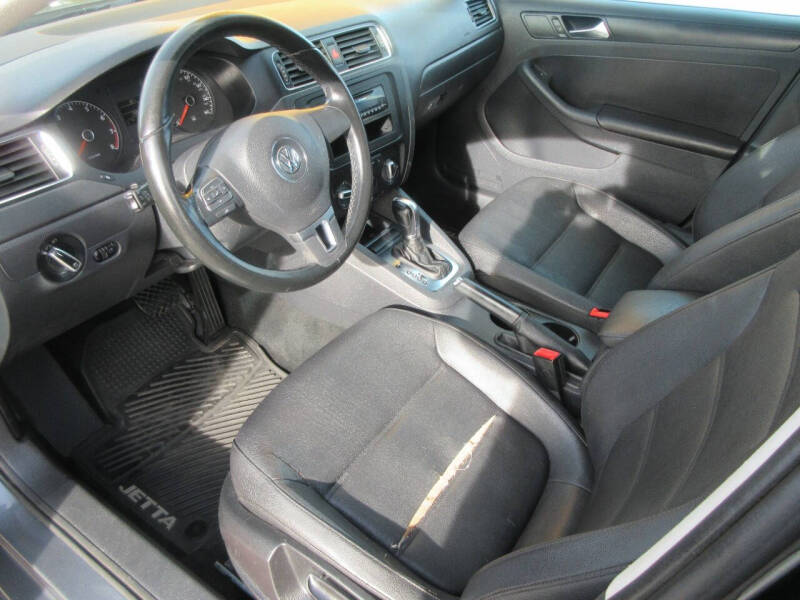 2011 Volkswagen Jetta SE w/Convenience photo 6