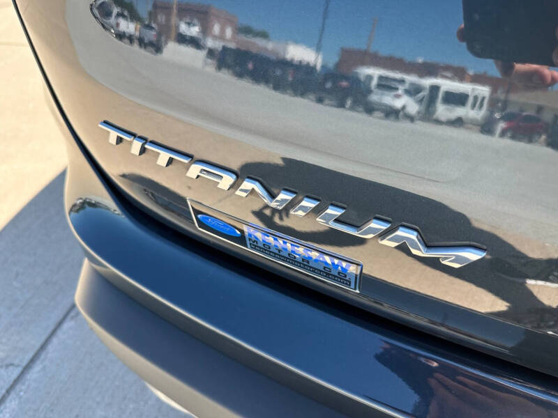 2024 Ford Edge Titanium