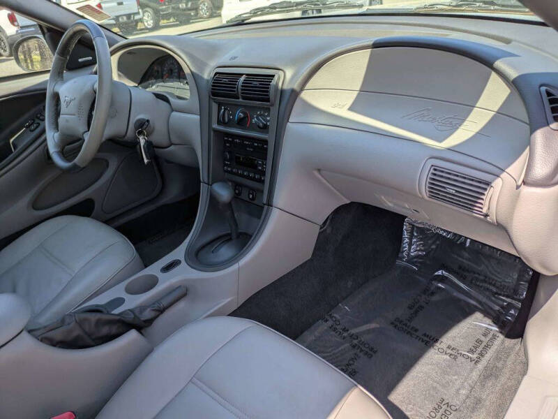 2003 Ford Mustang
