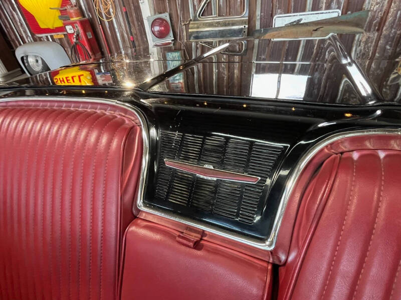 1965 Ford Thunderbird