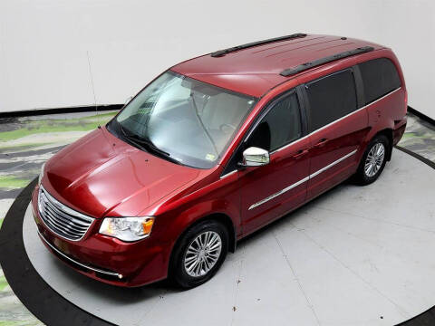 2013 Chrysler Town and Country Touring-L
