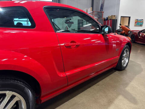 2005 Ford Mustang GT Premium