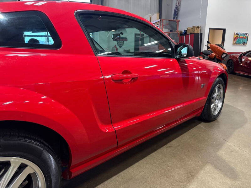 2005 Ford Mustang GT Premium