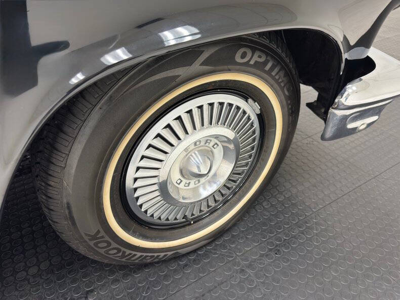 1957 Ford Thunderbird