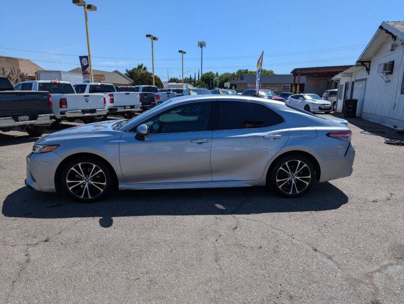 2019 Toyota Camry SE