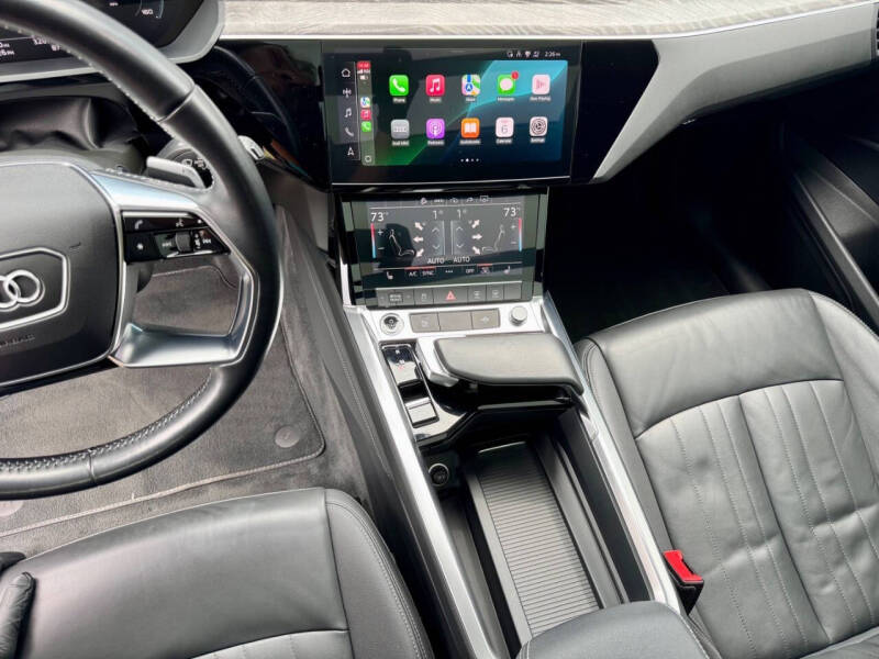 2021 Audi e-tron quattro Premium