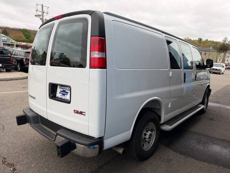 2025 GMC Savana 2500