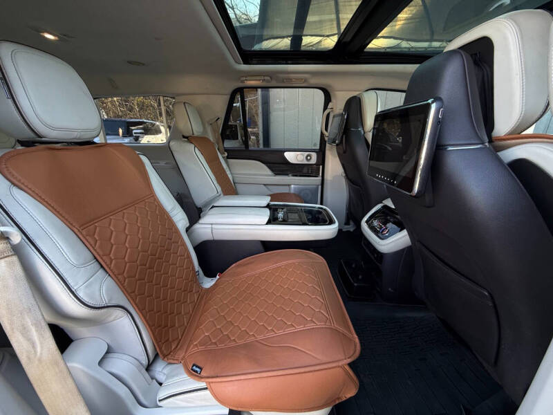 2018 Lincoln Navigator Black Label