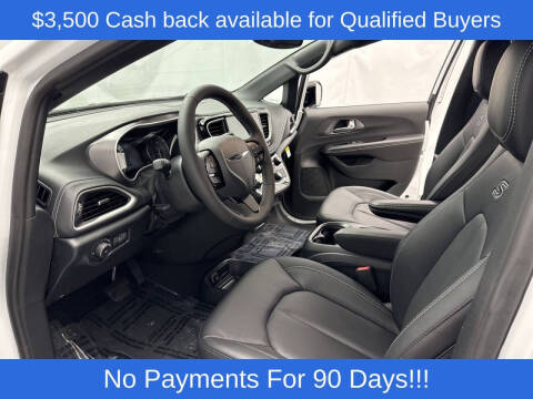 2026 Chrysler Pacifica Select