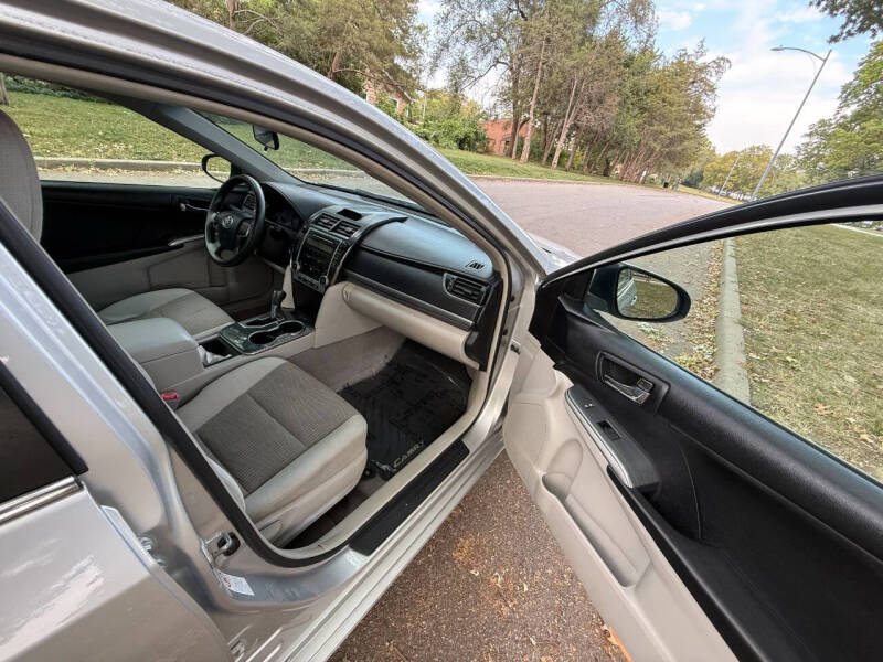 2012 Toyota Camry Hybrid LE