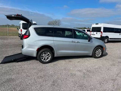 2024 Chrysler Pacifica Touring