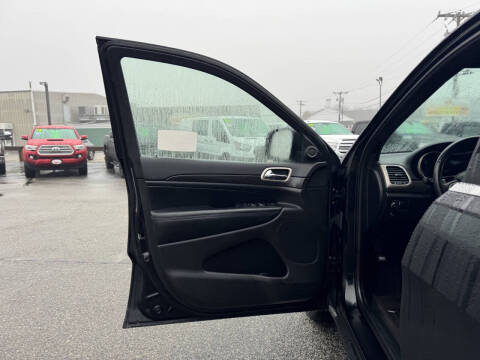 2017 Jeep Grand Cherokee Laredo E