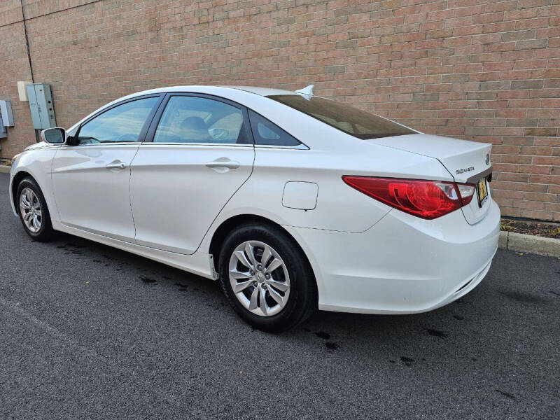 2011 Hyundai Sonata GLS photo 7